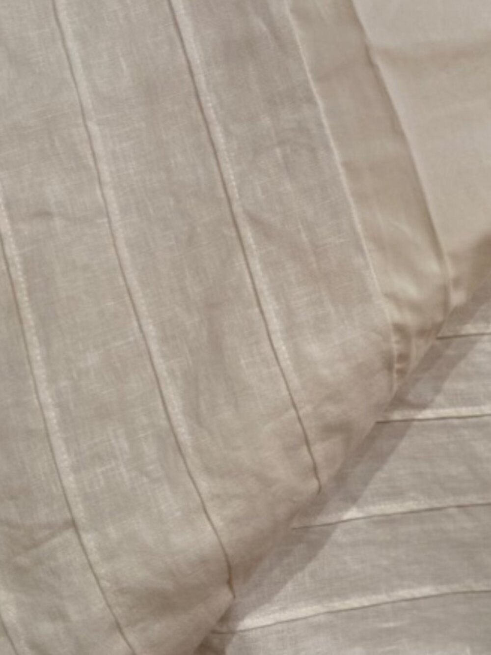 Garnet Hill Cream Linen KING Bed Skirt Split Corners — 18 Inch Drop - never used